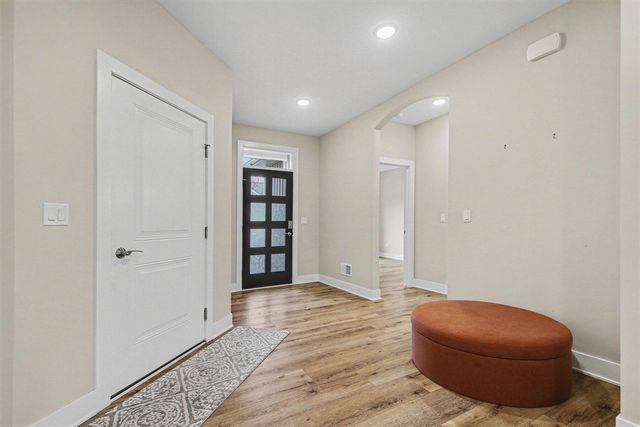 6767 Creekside View Drive, Grand Rapids, MI 49508