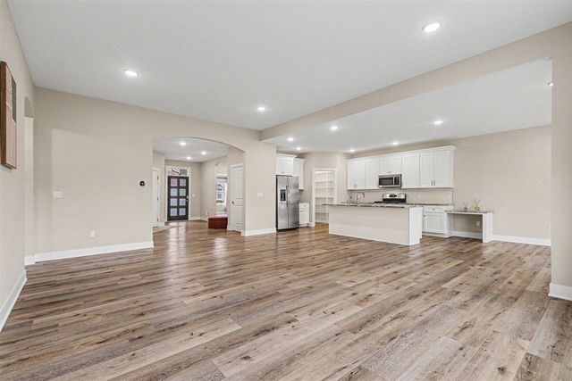 6767 Creekside View Drive, Grand Rapids, MI 49508
