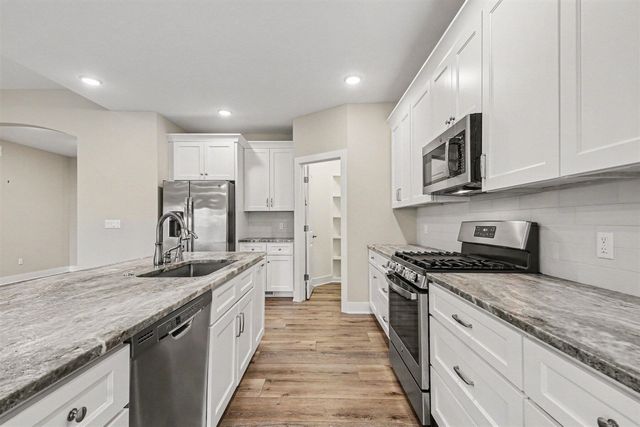 6767 Creekside View Drive, Grand Rapids, MI 49508
