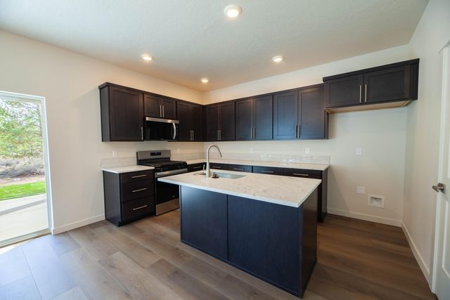 16671 Neil Ct 9, La Pine, OR 97739