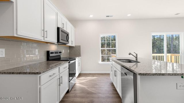 3060 Platinum Circle, West End, NC 27376