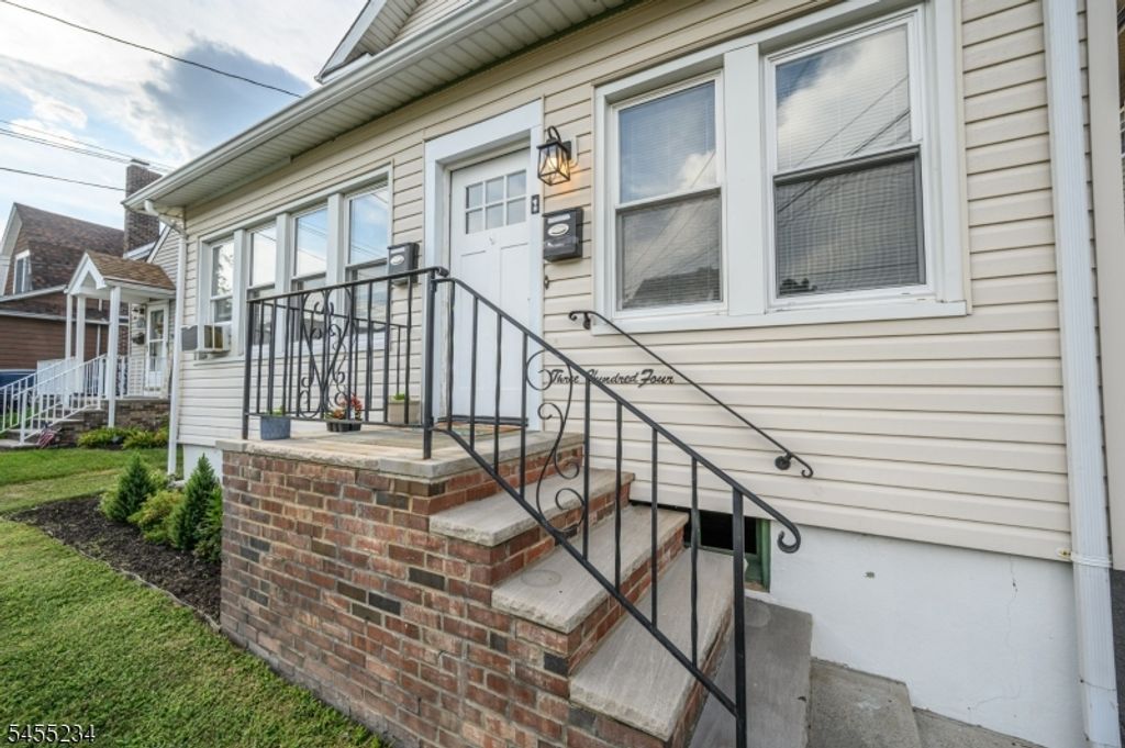 304 Myrtle Ave, Garwood Boro, NJ 07027 — photo 2