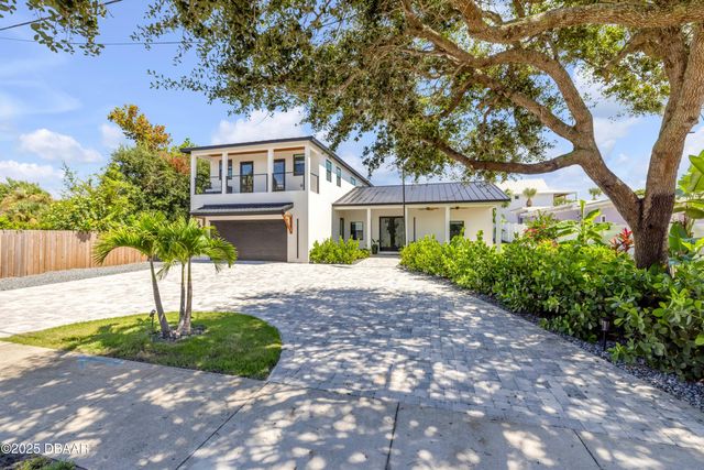 1707 N Peninsula Avenue, New Smyrna Beach, FL 32169