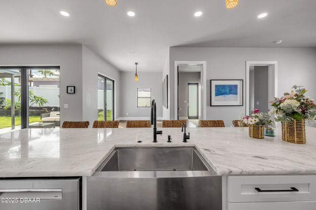 1707 N Peninsula Avenue, New Smyrna Beach, FL 32169