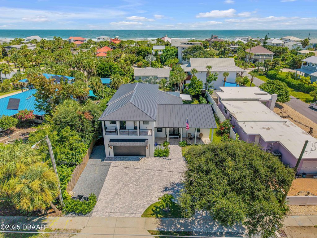 1707 N Peninsula Avenue, New Smyrna Beach, FL 32169