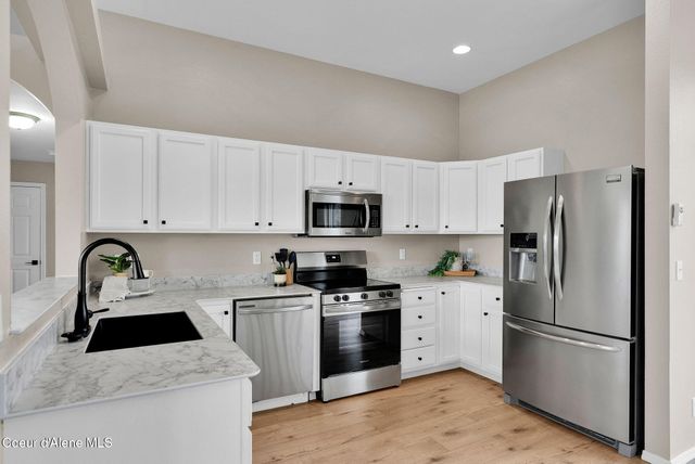 6940 N EPERIVER LN, Coeur D'alene, ID 83815