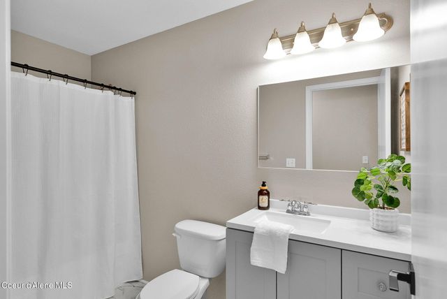 6940 N EPERIVER LN, Coeur D'alene, ID 83815