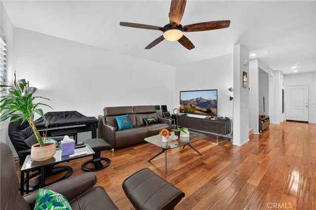 849 E Prommenade D, Azusa, CA 91702