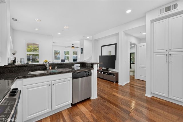 849 E Prommenade D, Azusa, CA 91702