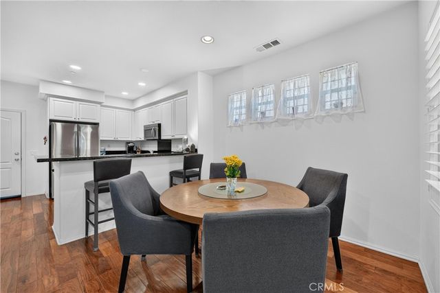 849 E Prommenade D, Azusa, CA 91702