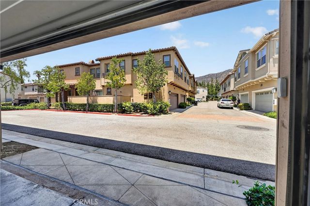 849 E Prommenade D, Azusa, CA 91702