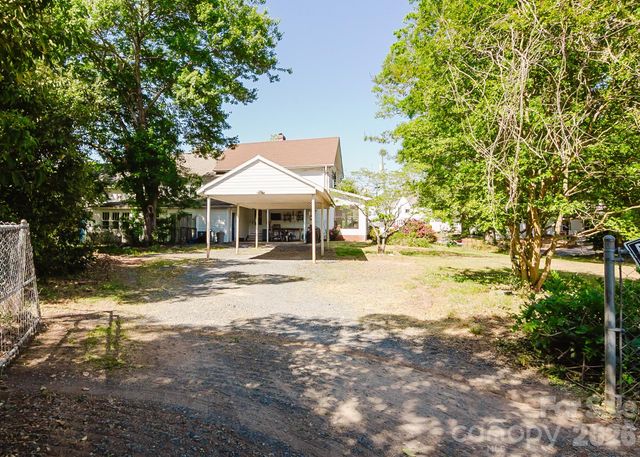 97 Nantahala Street, Badin, NC 28009