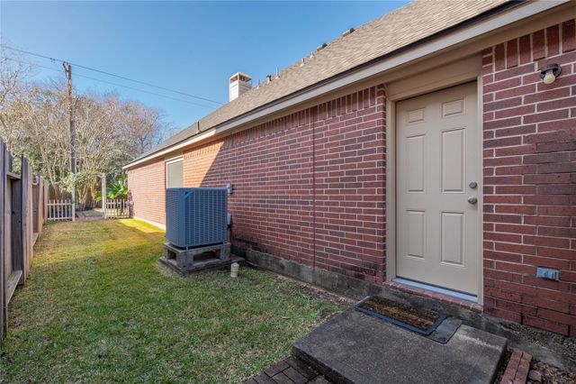 4426 Running Pine Drive, League City, TX 77573