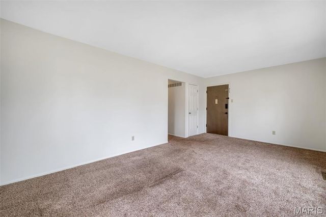 10068 Puttington Drive, St Louis, MO 63123