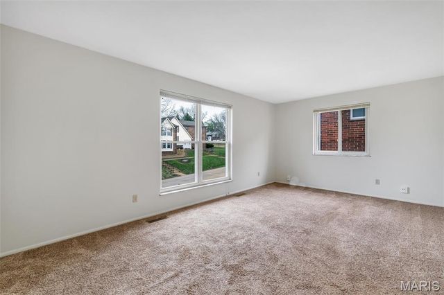 10068 Puttington Drive, St Louis, MO 63123