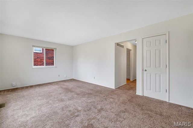 10068 Puttington Drive, St Louis, MO 63123