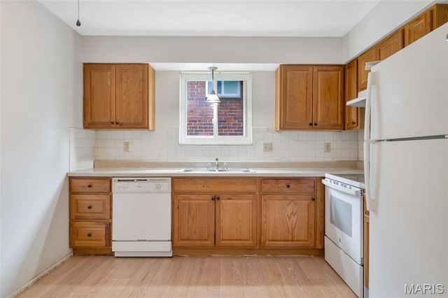 10068 Puttington Drive, St Louis, MO 63123