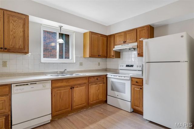 10068 Puttington Drive, St Louis, MO 63123