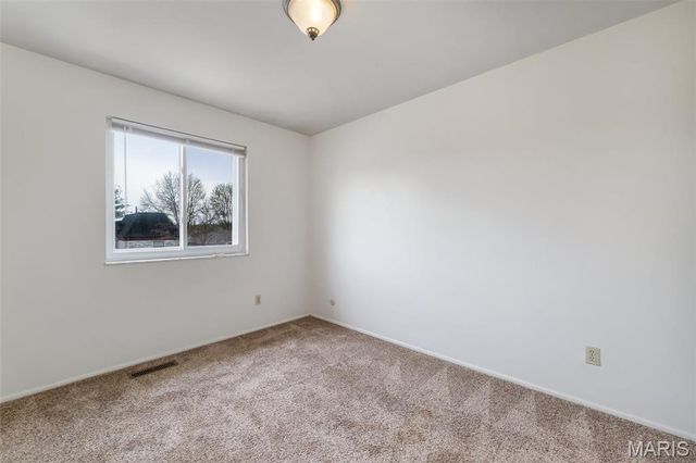 10068 Puttington Drive, St Louis, MO 63123