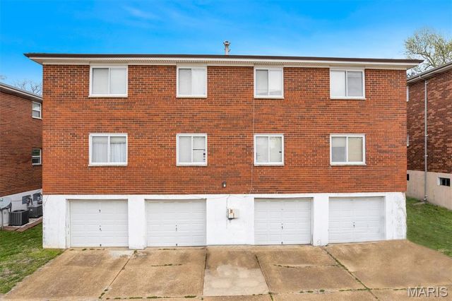 10068 Puttington Drive, St Louis, MO 63123