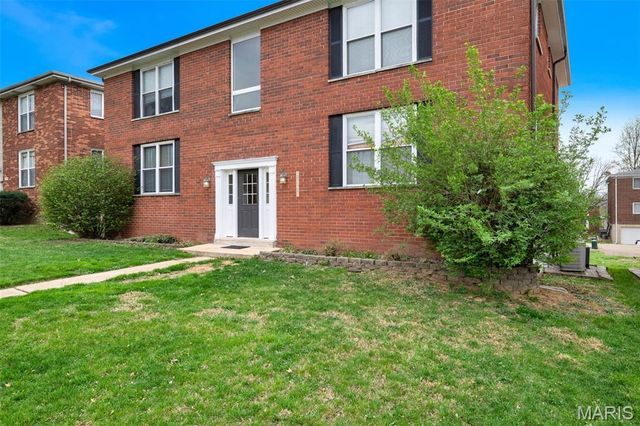 10068 Puttington Drive, St Louis, MO 63123