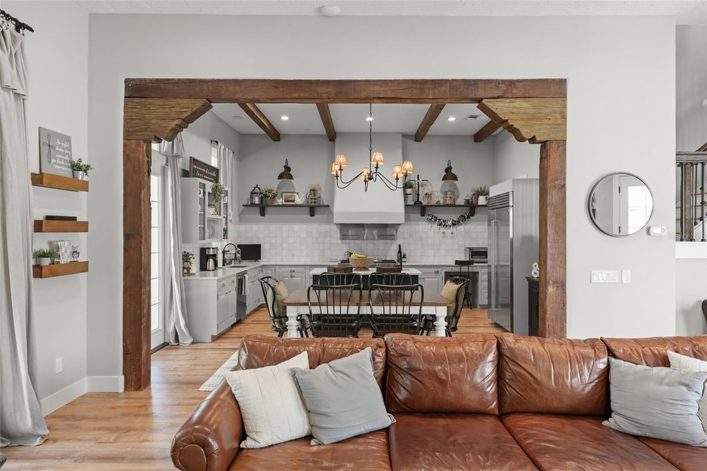 Image 12 of property listing at 9720 COVENT GARDEN DRIVE, Orlando, FL 32827