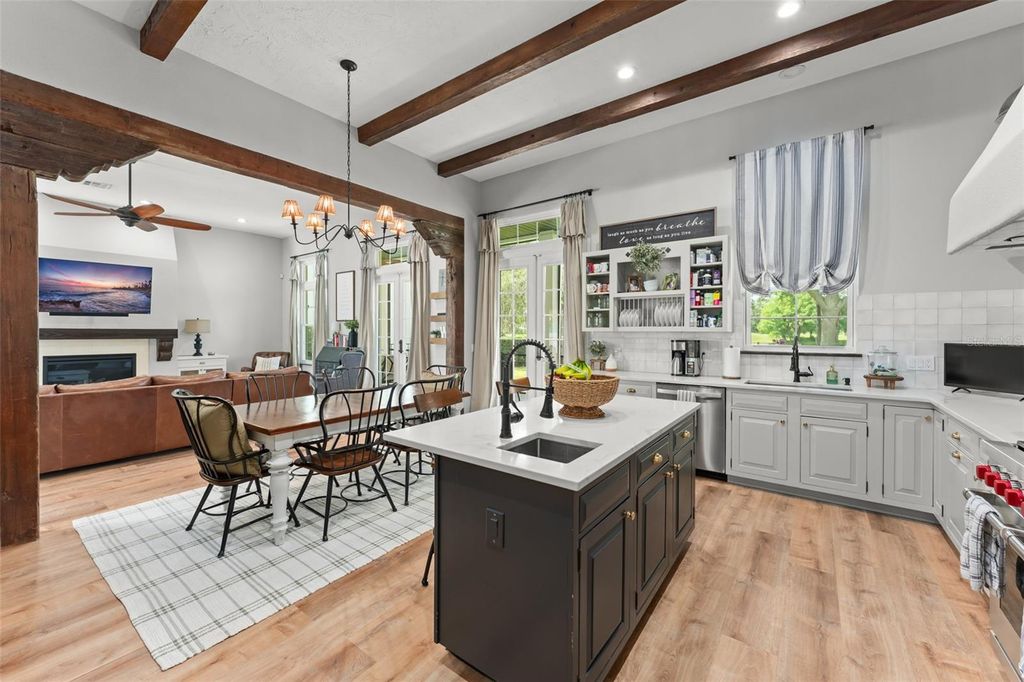 Image 19 of property listing at 9720 COVENT GARDEN DRIVE, Orlando, FL 32827