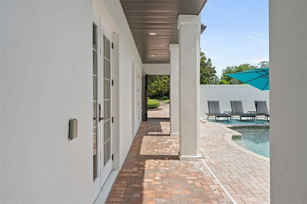 Image 3 of property listing at 9720 COVENT GARDEN DRIVE, Orlando, FL 32827