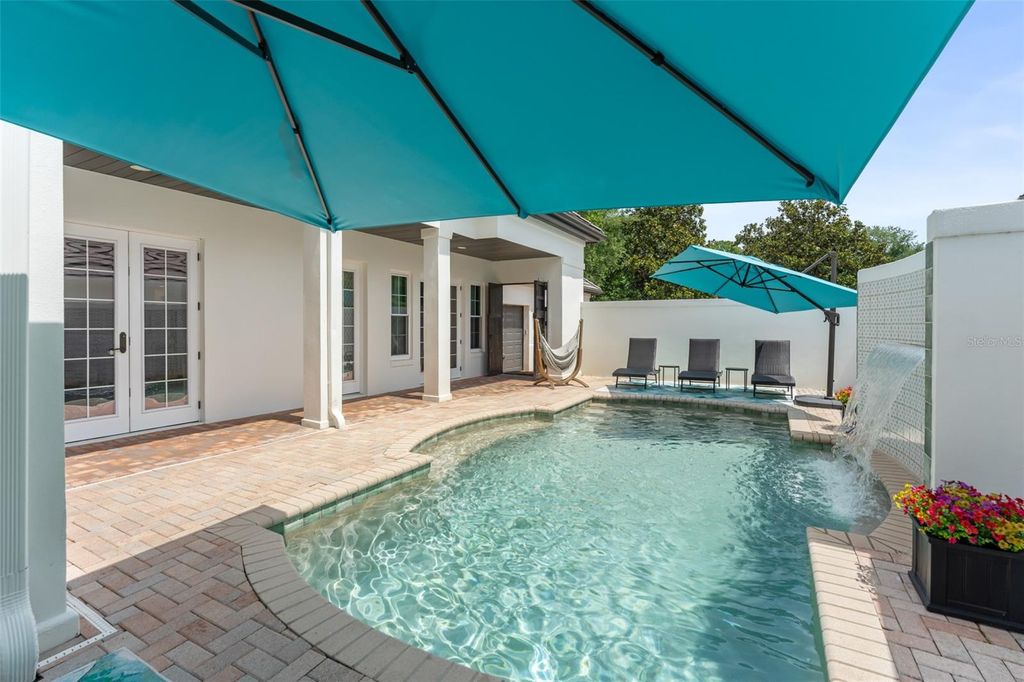 Image 5 of property listing at 9720 COVENT GARDEN DRIVE, Orlando, FL 32827