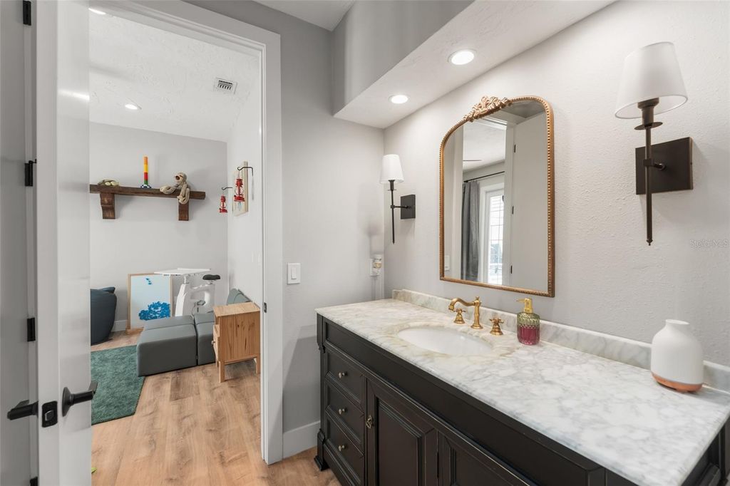 Image 49 of property listing at 9720 COVENT GARDEN DRIVE, Orlando, FL 32827
