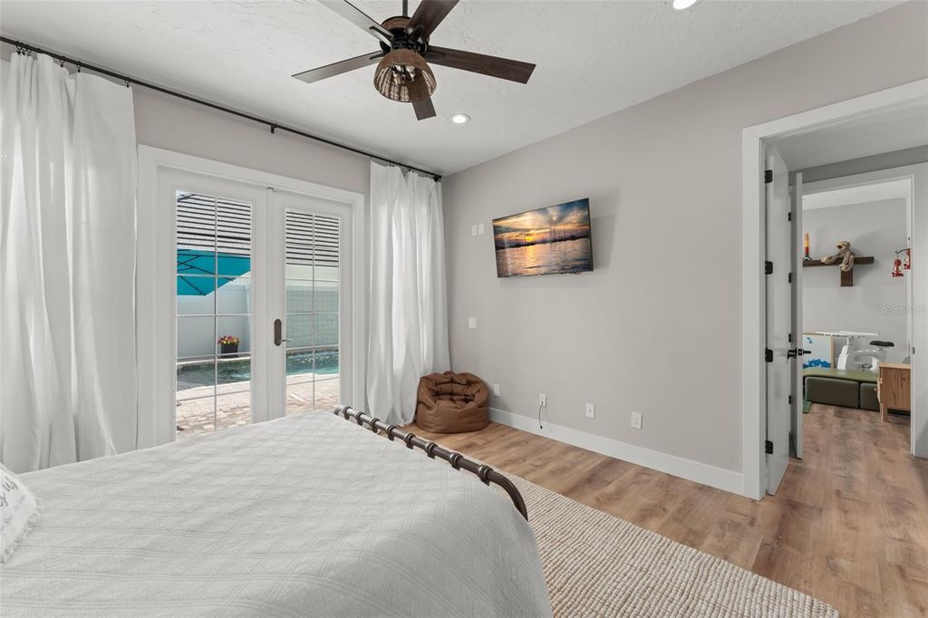 Image 50 of property listing at 9720 COVENT GARDEN DRIVE, Orlando, FL 32827