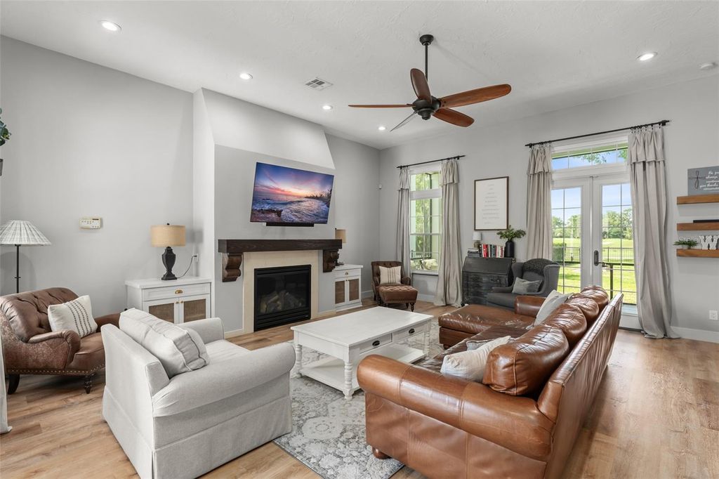 Image 10 of property listing at 9720 COVENT GARDEN DRIVE, Orlando, FL 32827