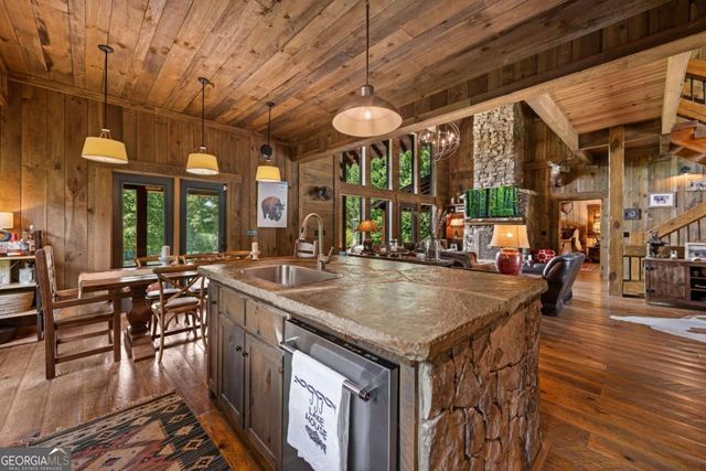 355 Old Camp Loop, Morganton, GA 30560