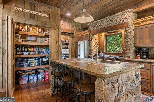 355 Old Camp Loop, Morganton, GA 30560