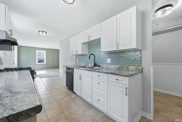 409 W Cox Drive, Fort Wayne, IN 46807