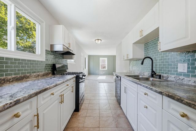 409 W Cox Drive, Fort Wayne, IN 46807