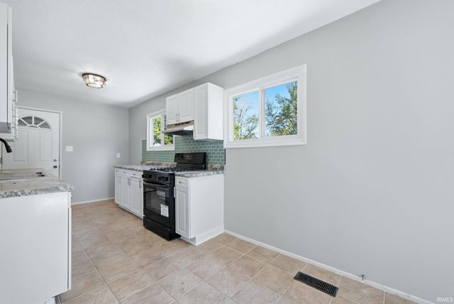 409 W Cox Drive, Fort Wayne, IN 46807