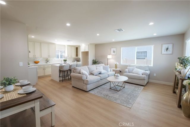 223 S Aprilia Ave, Compton, CA 90220