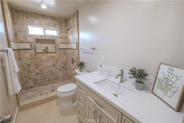 223 S Aprilia Ave, Compton, CA 90220