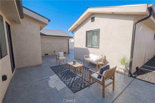 223 S Aprilia Ave, Compton, CA 90220