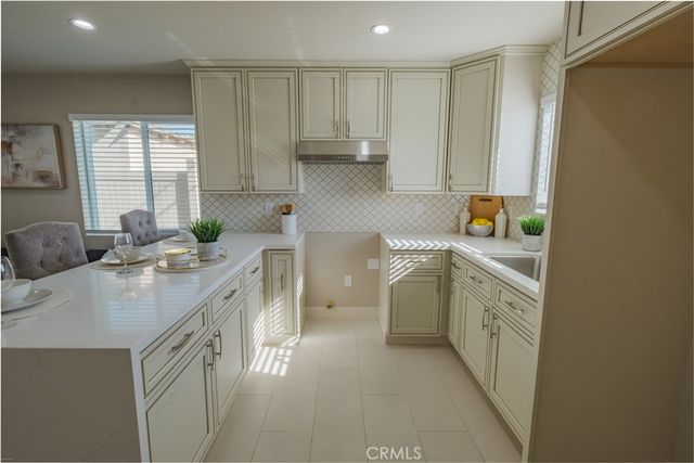 223 S Aprilia Ave, Compton, CA 90220