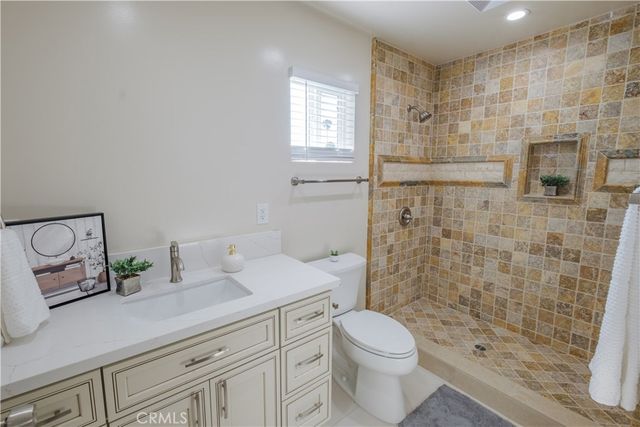 223 S Aprilia Ave, Compton, CA 90220