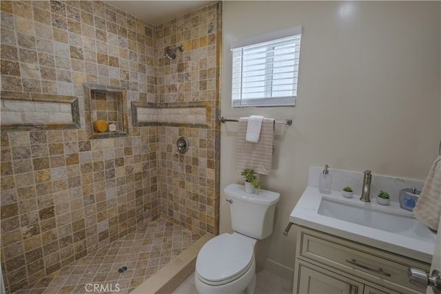 223 S Aprilia Ave, Compton, CA 90220