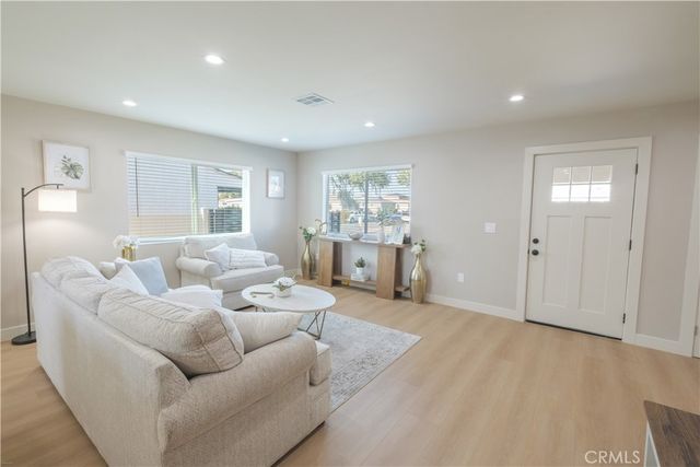 223 S Aprilia Ave, Compton, CA 90220
