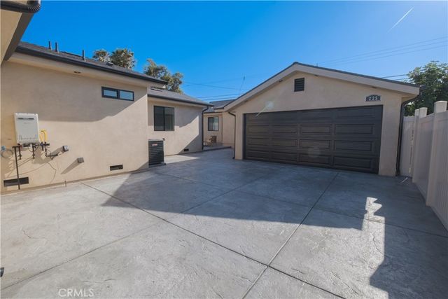 223 S Aprilia Ave, Compton, CA 90220