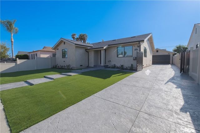 223 S Aprilia Ave, Compton, CA 90220