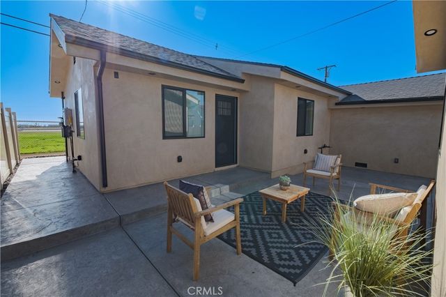 223 S Aprilia Ave, Compton, CA 90220