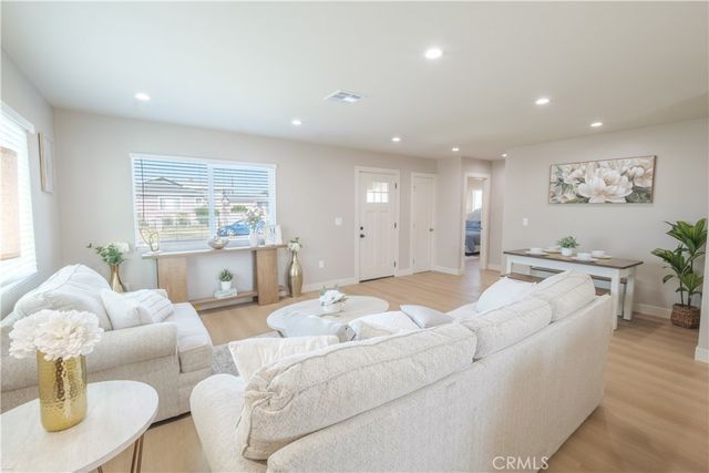 223 S Aprilia Ave, Compton, CA 90220