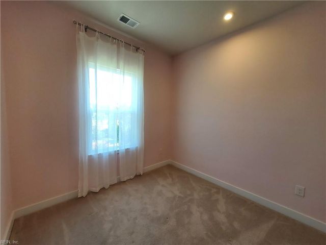 1807 Yardarm WAY, Chesapeake, VA 23323