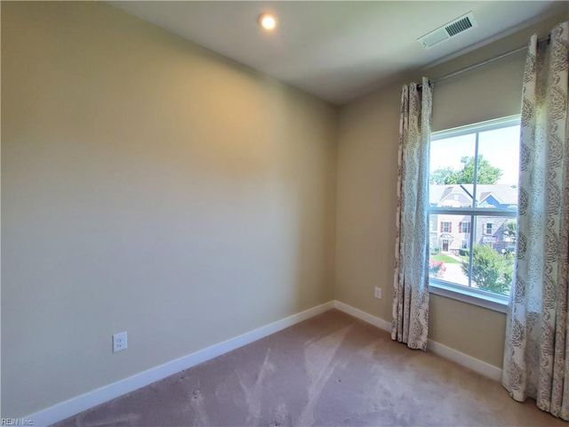 1807 Yardarm WAY, Chesapeake, VA 23323